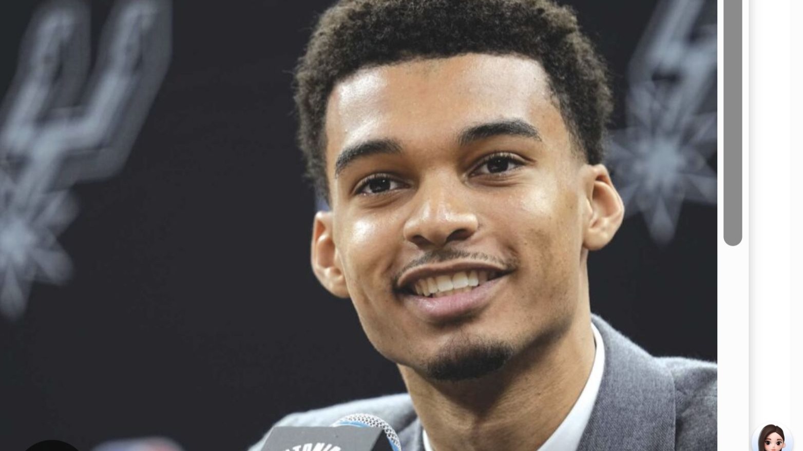 圣安东尼奥马刺训练开放日，加时末段回应争议引欢呼，英超在即，训练强度明显提升(马刺补强最新消息)