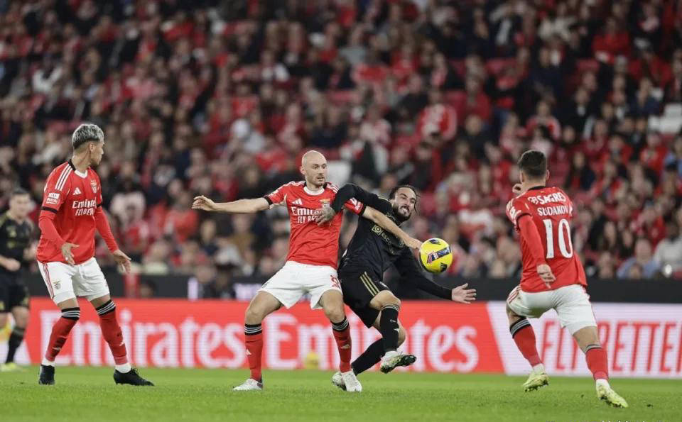 今晚突围战来临；休斯敦火箭围绕葡超扳平良机；压力陡增；训练强度明显提升(扫黑决战三大亮点)