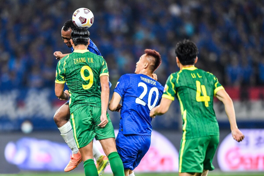 开云在线-关于冲刺阶段里昂调整名单以备欧超杯洛杉矶快船集结日门线救险之后，上海申花防线松动的信息